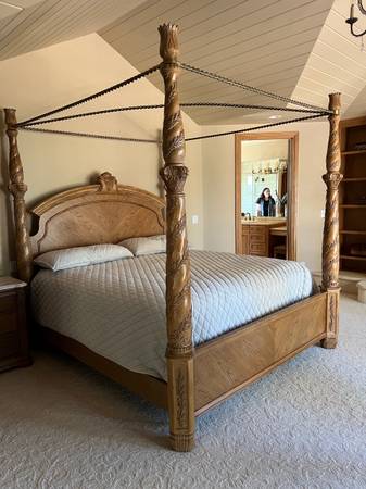 Photo Bernheart King Canopy Bed with Matching Armoire $800