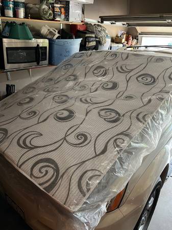 Photo Brand new evergreen RV king size mattress $125