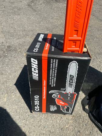 Photo Brand new in box ECHO gas chainsaw $220
