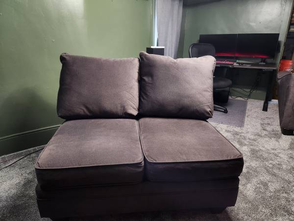Chaise Lounge  Attachable 2 seat $20