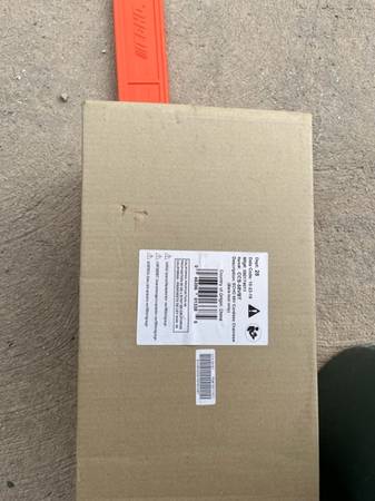 Photo ECHO Battery Chainsaw - New in box $190