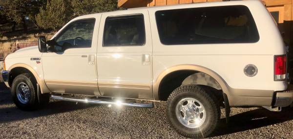 Photo FORD EXCURSION LIMITED, 2001, 7.3 POWERSTROKE - $24,900 (WESTMINSTER)