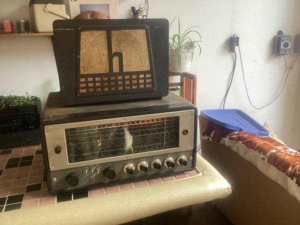 Photo Hallicrafters SX-62 and R-46 receiver and speaker $125