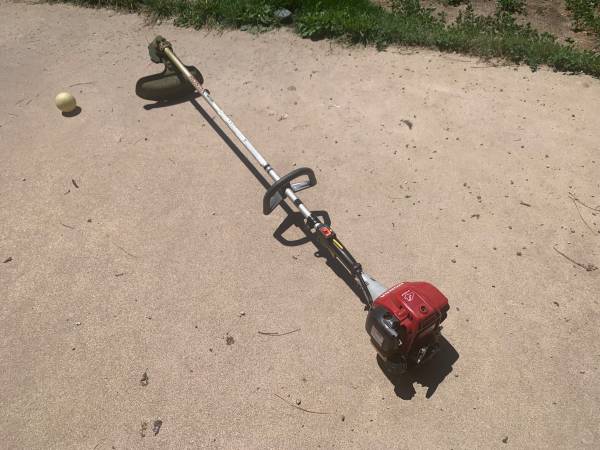 Photo Honda string trimmer weed eater HHT25S no oil gas mix $200