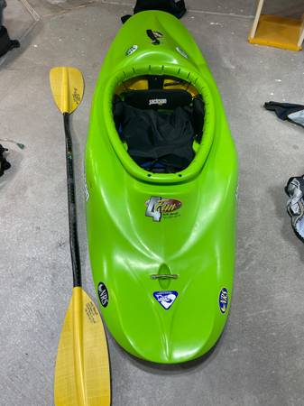 Jackson 4 Fun White Water Kayak  Gear $850