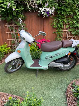 Photo Kymco People Scooter $2,200