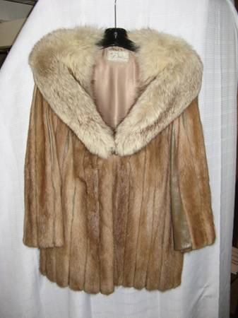 Photo Ladies Mink Coat $50