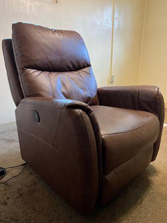 Photo Lifesmart Power Lift Chair Recliner w Heat and Message $200