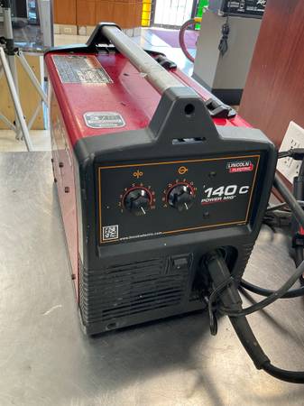 Photo Lincoln Electric Power MIG 140C Welder $749