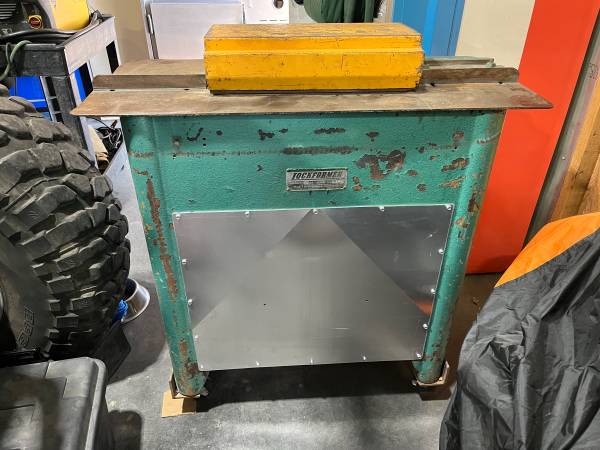 Photo Lockformer Pittsburgh and Drive Cleat Machine $1,600