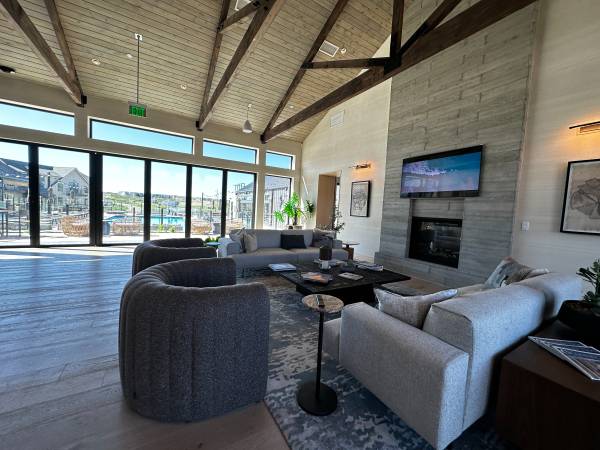 Photo Luxury Castle Pines Living - Yoga Studio, Infrared Sauna, Outdoor Pool $2,516