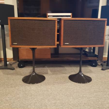 Photo Mint Bose 901 Series iv with Mint Stands and EQ $990