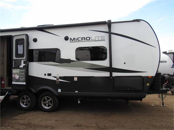 Photo NEW 2024 FOREST RIVER FLAGSTAFF MICRO LITE 21FBRS $28,500