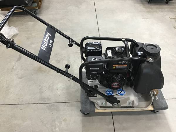 Photo New Mustang LF-88 plate compactor $975