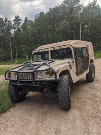 Photo On-road lifted Humvee - $20,000 (Golden)