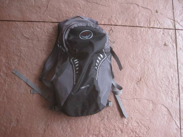 Photo Osprey Daylite Backpack  Day Pack (13 Liter) $30