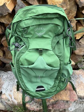 Photo Osprey Manta Hiking Pack (24L) Like New $128