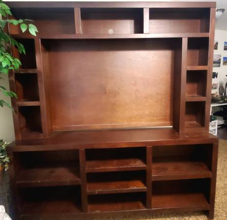 Photo PRICE CUT - Large Entertainment Center for Sale - SE AURORA $50