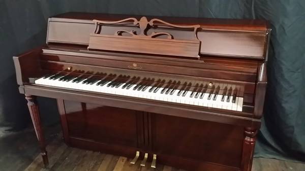 Photo Piano shopping Looking for a Piece of _ _ _ _ or Peace of Mind $585