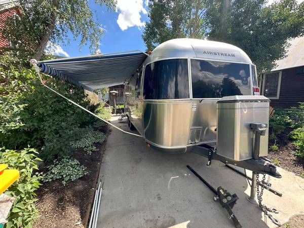 Photo Queen Bed - 2011 Airstream Classic Limited 27FB $30,900