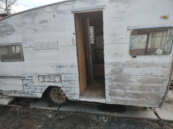 Photo REDUCED  - RARE 59 Shasta Vintage Travel Trailer PROJECT $2,500