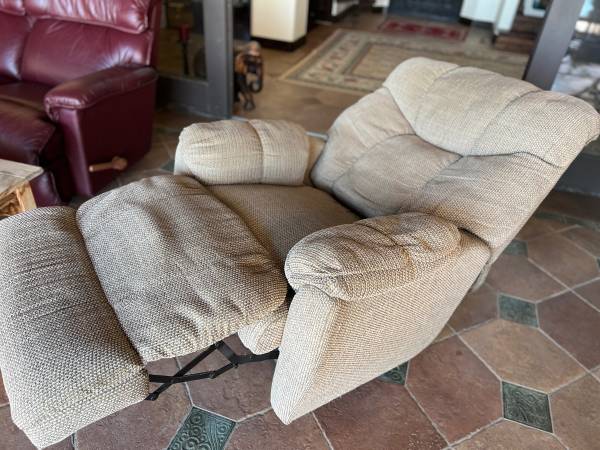 Photo Reclining chair, perfect condition $25