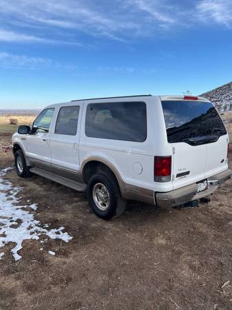 Photo Rehoming 2002 Ford Excursion 7.3L Diesel - $12,500 (Golden)