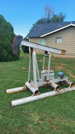 Photo Small Oil Well Pump jack ---- Donkey--- Grasshopper--- Or Best Offer $1,200
