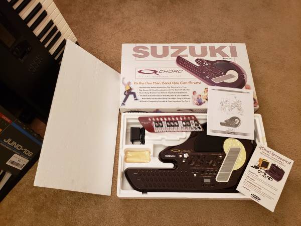 THE FUNTASTIC SUZUKI Q CHORD QC1 IN THE BOX AND IN LIKE-NEW CONDITION $395