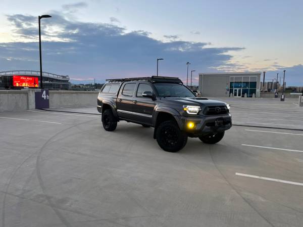 Photo The Perfect Mountian Truck-2012 Toyota Tacoma Trd Sport w lift - $19,999 (Denver)