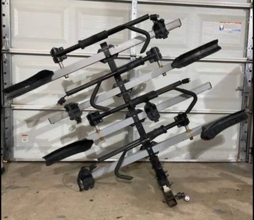 Photo Thule T2 Classic 4 Bike Rack 2 Hitch with Locking Hitch Pin and Key $560