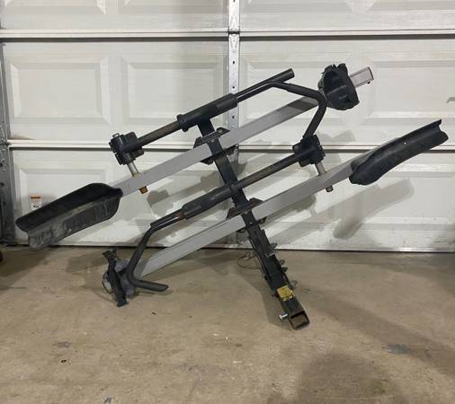 Photo Thule T2 Classic Bike Rack 2 Hitch with Fat Tire Adapter $280