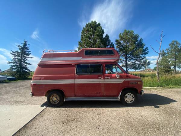 Photo Vintage Adventure Van $3,000