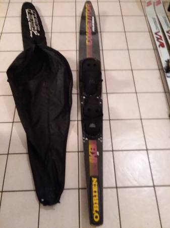 Photo Vintage Obrian Competitor Water Ski and case $100