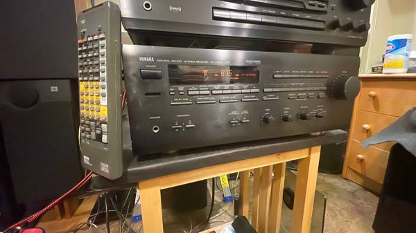 Photo Vintage Yamaha natural sound stereo receiver, refurbished with remote. $150