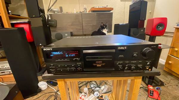 Photo Vintage top of the line Sony ES series cassette deck.refirbished. $800