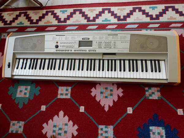Photo Vtg Yamaha DGX-500 Portable Grand Piano $285