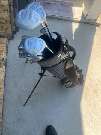 Photo Womens Golden Bear Power Curve golf clubs Excellent Condition $120