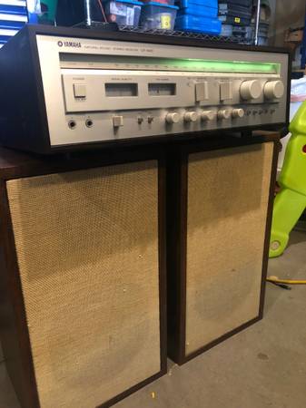 Photo Yamaha CR-840 receiver, The Smaller Advent speakers $200