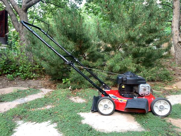 Photo Yard Machines 125 cc Gas Lawn Mower $175