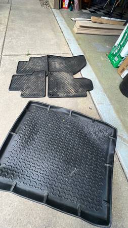 Photo really nice all weather mats for jeep cherokee $50