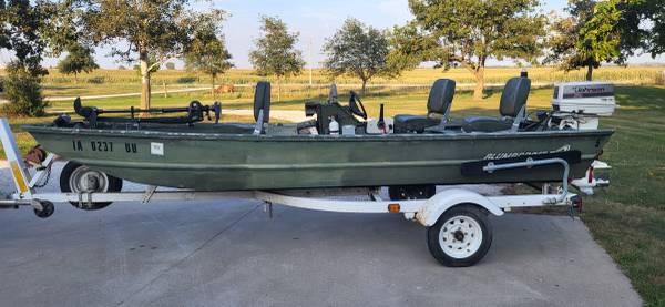 15 Alumacraft River Jon Fishing Boat 25HP w trailer CLEAN $2,500