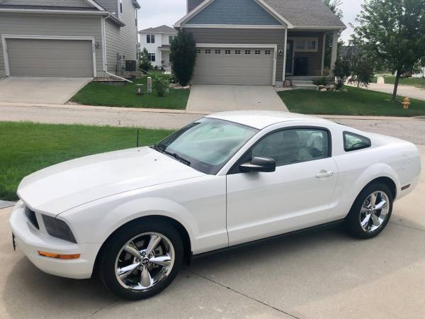Photo 2007 Mustang With Only 25,622 Miles $14,750