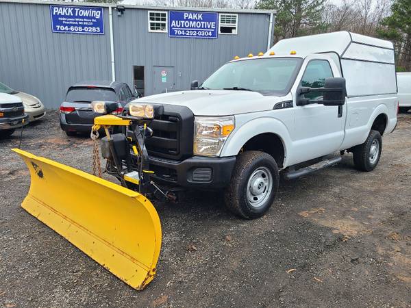 Photo 2014 Ford F250 4x4 Snow Plow Truck - $21,900 (Peachland)