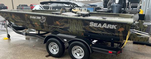 2023 Seaark V-CAT 200 SKUSA-48396 $51,999