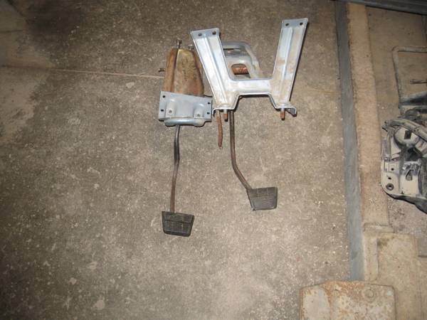 Photo Chevy Truck Clutch Pedals (1989) $100