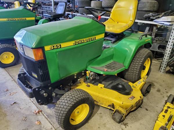 Photo John Deere 445 AWS garden tractor with 60 lawn mower deck 1100 hours $4,200