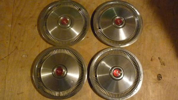 Photo MUSTANG II  PINTO OEM HUBCAPS (SET OF 4) 13 INCH 1974-78 $10