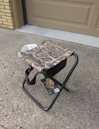 Photo Mossy Oak Field Hunting StoolUnder-Seat StorageStrapNew with Tags $20