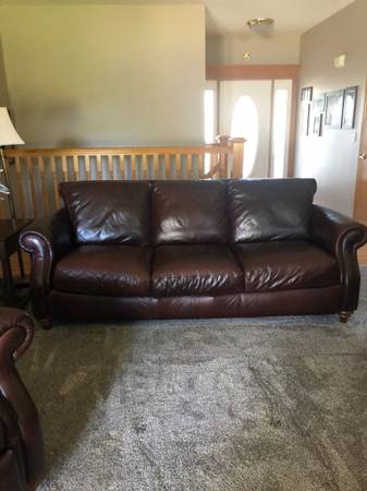Photo NATUZZI Dark Brown Genuine Leather Sofa $300
